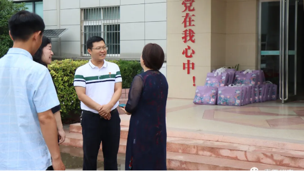 祥符區總工會走訪91香蕉国产在线观看软件偉業開展夏日送清涼活動